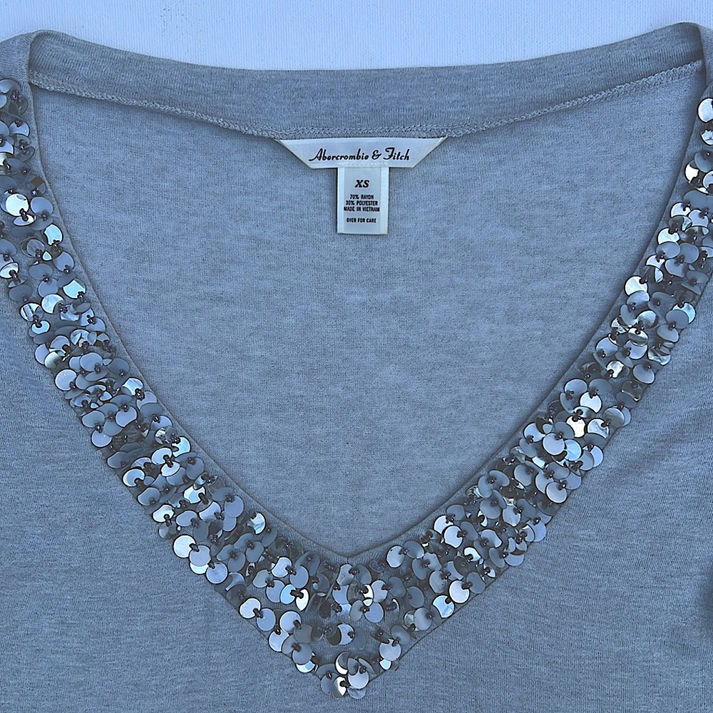 🤍Y2K Abercrombie&Fitch sequin tee🤍 - Picture 2 of 10